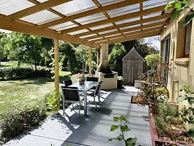 Grandma Housemove - Accommodation Gold Coast 0