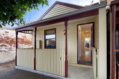 Port Melbourn Cottage - Stay Innercity - Accommodation Gold Coast 0