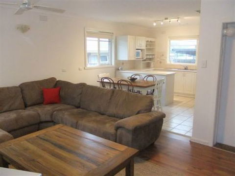 Rosebud Beach House On Kennington - Accommodation Gold Coast 0