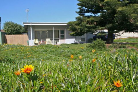 Beach Lovers Middleton - Accommodation Gold Coast 0