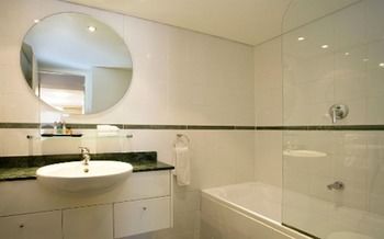 Adina Apartment Hotel Coogee - 1 Gold Coast 3