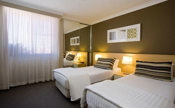 Adina Apartment Hotel Coogee - 1 Gold Coast 8