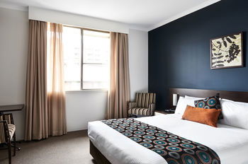 175 (formerly Wesley Lodge) - Accommodation Gold Coast 2