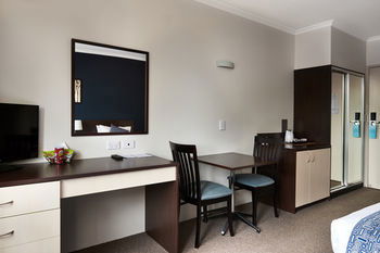 175 (formerly Wesley Lodge) - Accommodation Gold Coast 5