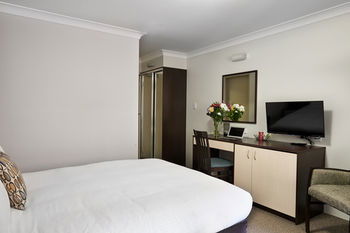 175 (formerly Wesley Lodge) - Accommodation Gold Coast 9