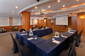 Radisson Hotel & Suites Sydney - Accommodation Gold Coast 4