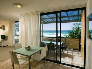 Beach Retreat Coolum - Accommodation Gold Coast 46