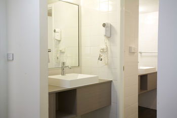 Ibis Melbourne Hotel And Apartments - Accommodation Gold Coast 13