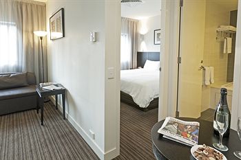 Causeway 353 Hotel - Accommodation Gold Coast 4