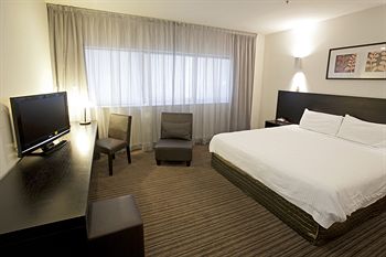 Causeway 353 Hotel - Accommodation Gold Coast 13