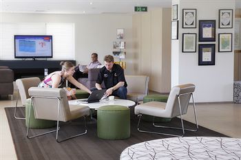 Alpha Hotel Eastern Creek - Accommodation Gold Coast 2