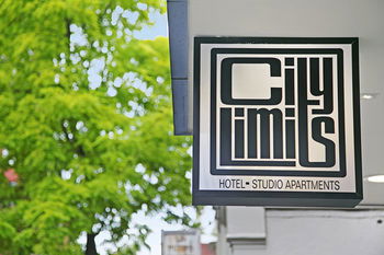 City Limits Hotel - Accommodation Gold Coast 0
