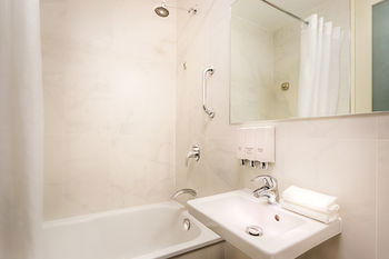 City Limits Hotel - Accommodation Gold Coast 12