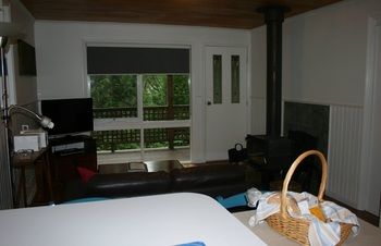 Hill 'N' Dale Farm Cottages - Accommodation Gold Coast 25