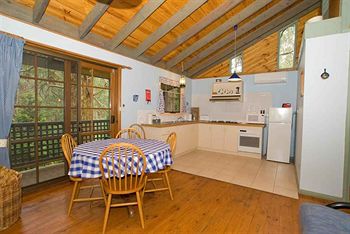Hill 'N' Dale Farm Cottages - Accommodation Gold Coast 2