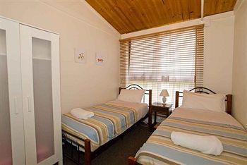 Hill 'N' Dale Farm Cottages - Accommodation Gold Coast 7