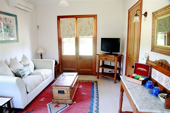 Carriages Boutique Hotel - Accommodation Gold Coast 9