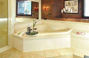 Holly Lodge - Accommodation Gold Coast 10