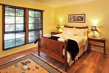 Holly Lodge - Accommodation Gold Coast 16