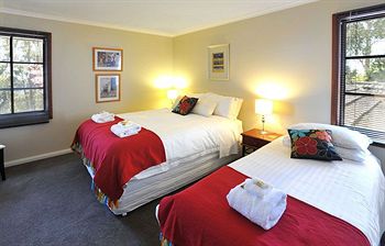 Holly Lodge - Accommodation Gold Coast 21