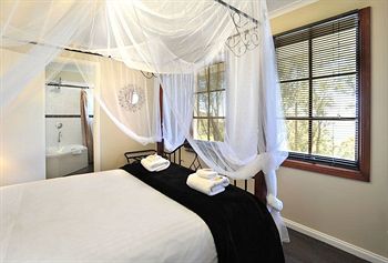 Holly Lodge - Accommodation Gold Coast 22