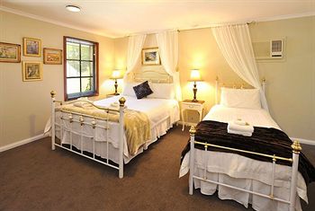 Holly Lodge - Accommodation Gold Coast 23