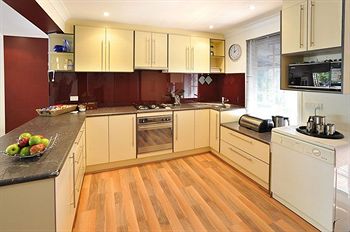 Holly Lodge - Accommodation Gold Coast 30