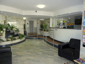 Beachside Resort - Kawana Waters - Accommodation Gold Coast 1