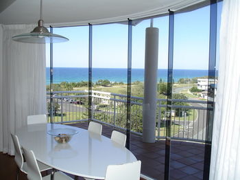 Beachside Resort - Kawana Waters - Accommodation Gold Coast 2