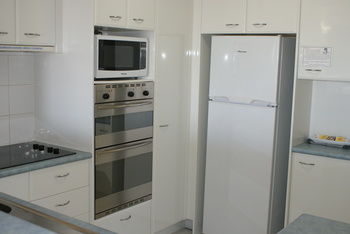 Beachside Resort - Kawana Waters - Accommodation Gold Coast 10