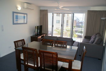 Beachside Resort - Kawana Waters - Accommodation Gold Coast 18