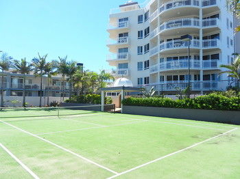 Beachside Resort - Kawana Waters - Accommodation Gold Coast 23