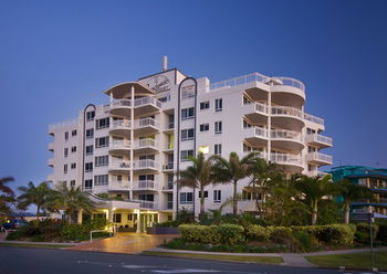 Beachside Resort - Kawana Waters - Accommodation Gold Coast 25