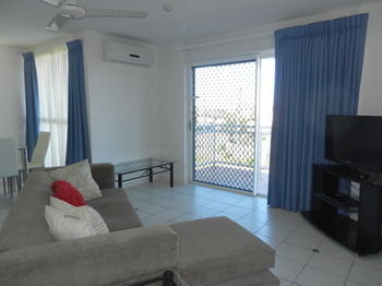 Beachside Resort - Kawana Waters - Accommodation Gold Coast 31