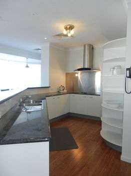 Beachside Resort - Kawana Waters - Accommodation Gold Coast 33