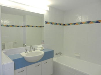 Beachside Resort - Kawana Waters - Accommodation Gold Coast 38