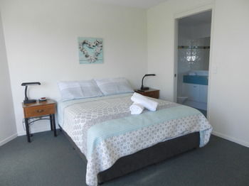 Beachside Resort - Kawana Waters - Accommodation Gold Coast 46