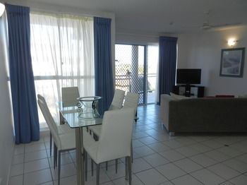 Beachside Resort - Kawana Waters - Accommodation Gold Coast 48