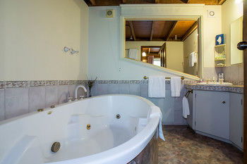 A Camelot Tower & Penthouse - Accommodation Gold Coast 50