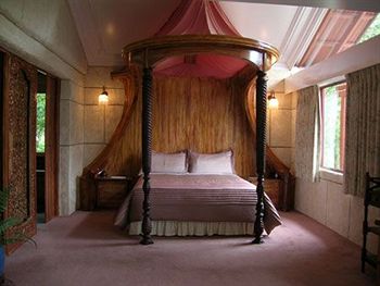 A Camelot Tower & Penthouse - Accommodation Gold Coast 6