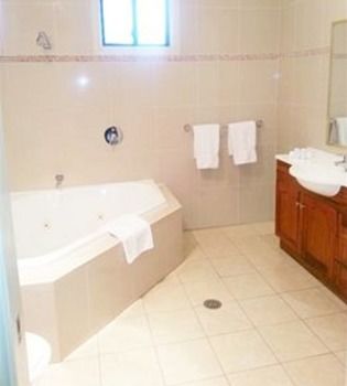 Potters Hotel Brewery Resort - Accommodation Gold Coast 2