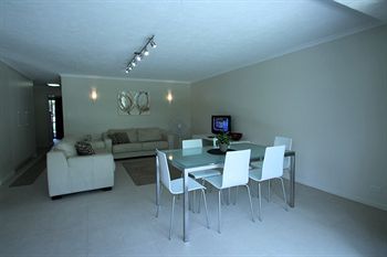 84 The Spit - Accommodation Gold Coast 60