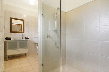 Artisan Spa Views - Accommodation Gold Coast 7