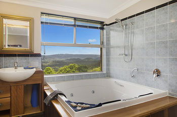 Artisan Spa Views - Accommodation Gold Coast 8