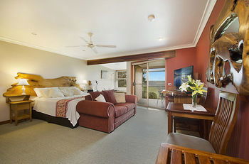 Artisan Spa Views - Accommodation Gold Coast 11