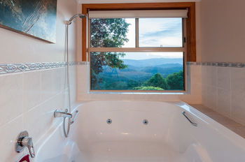 Artisan Spa Views - Accommodation Gold Coast 17