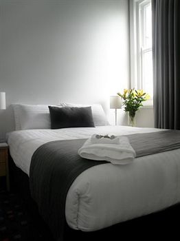 Sunnyside Tavern - Accommodation Gold Coast 0