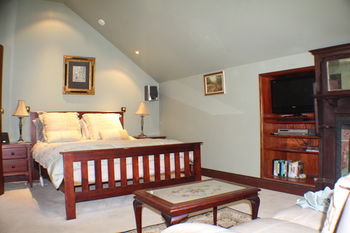 Storey Grange - Accommodation Gold Coast 31
