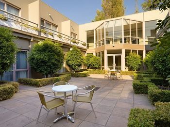 Kimberley Gardens Hotel & Serviced Apartments - Accommodation Gold Coast 0