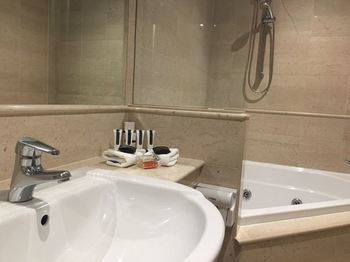 Kimberley Gardens Hotel & Serviced Apartments - Accommodation Gold Coast 7